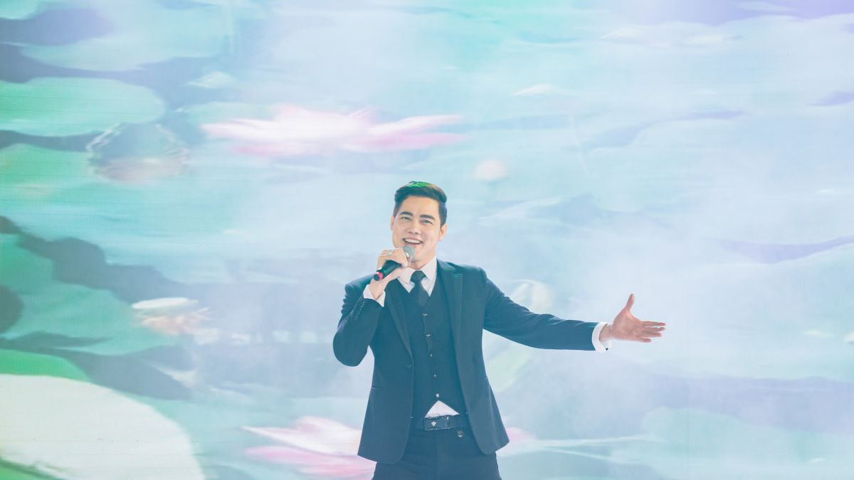 Ca sĩ Lưu Chí Vỹ với màn biểu diễn âm nhạc "thăng hoa"